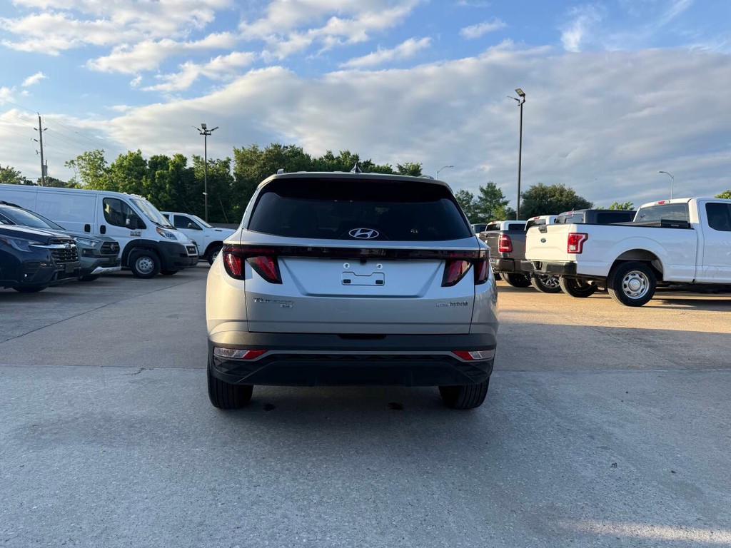 Hyundai Tucson Hybrid Vehicle Full-screen Gallery Image 37
