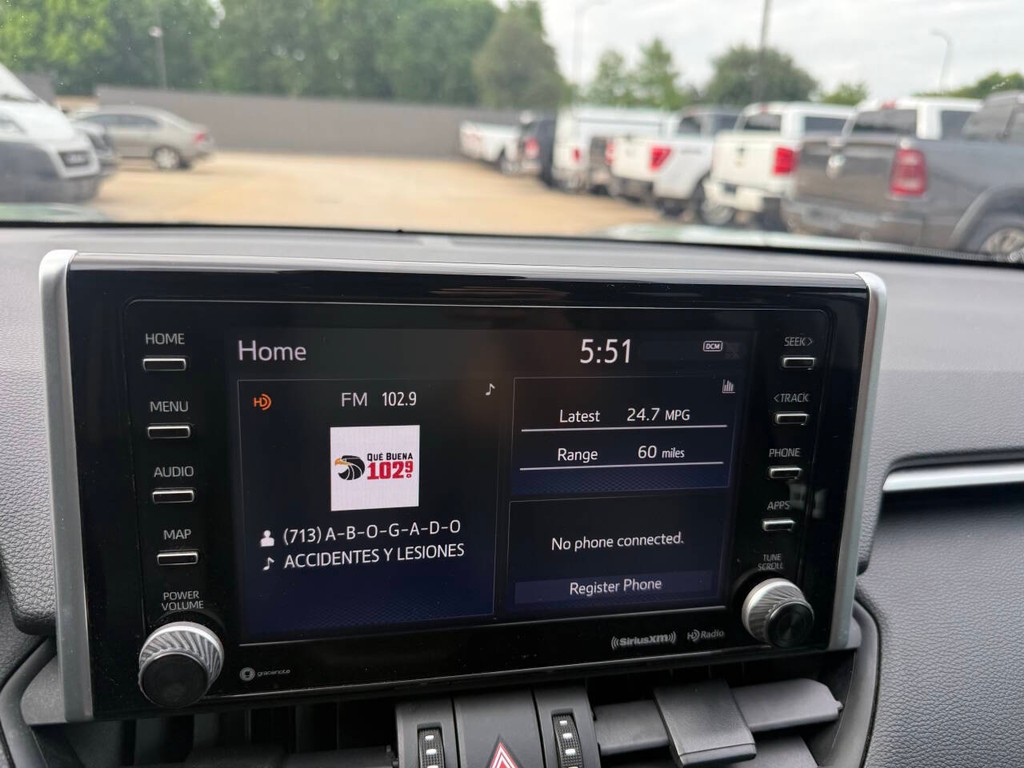 Toyota RAV4 Vehicle Full-screen Gallery Image 25
