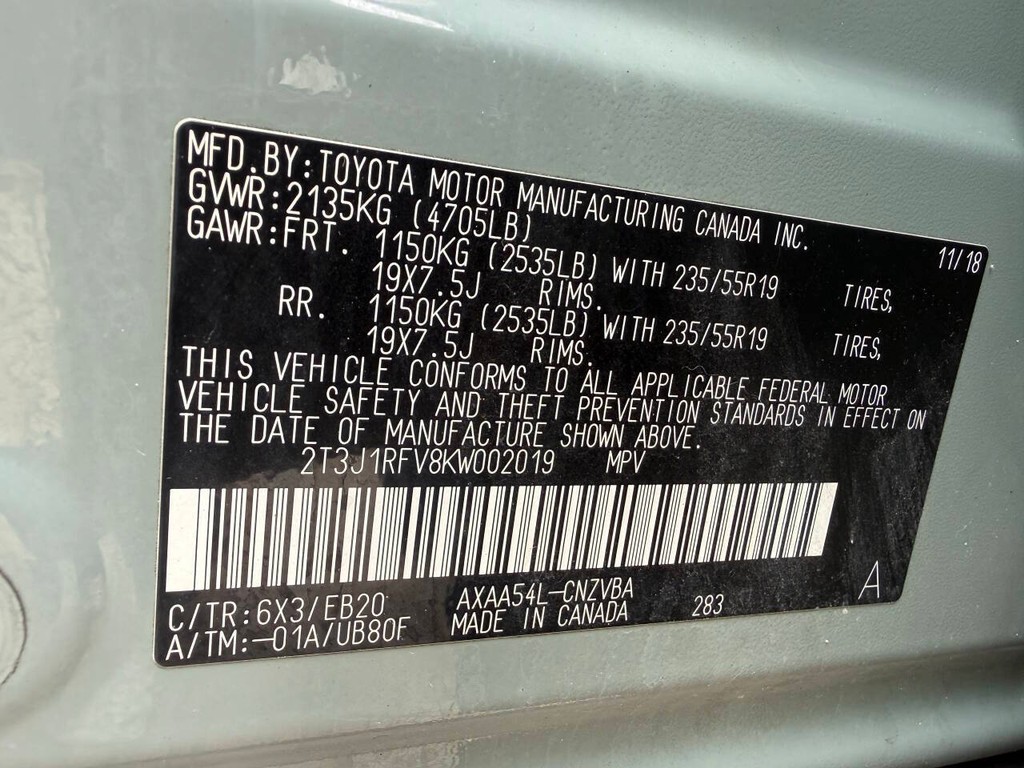 Toyota RAV4 Vehicle Full-screen Gallery Image 31