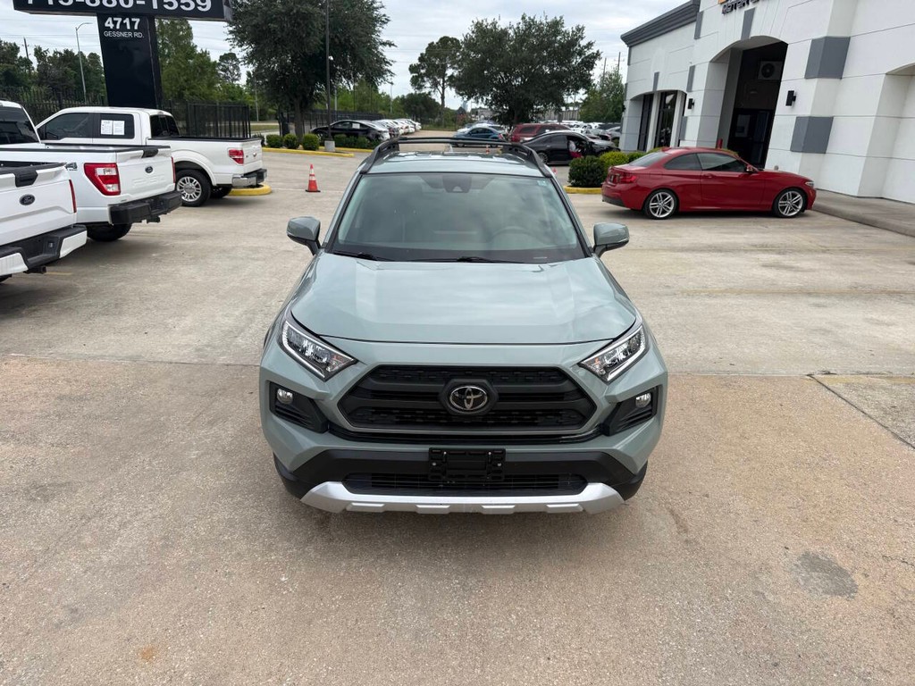 Toyota RAV4 Vehicle Full-screen Gallery Image 37