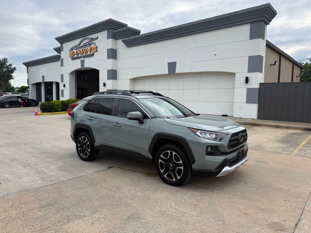 Toyota RAV4 Vehicle Full-screen Gallery Image 39