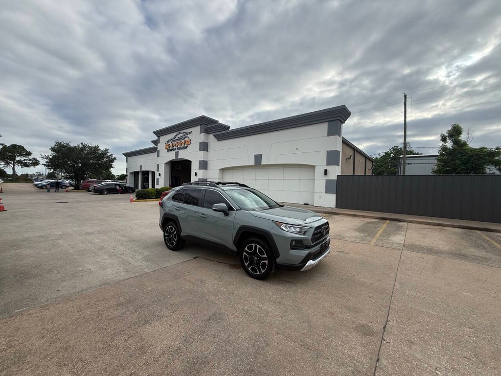 Toyota RAV4 Vehicle Full-screen Gallery Image 41