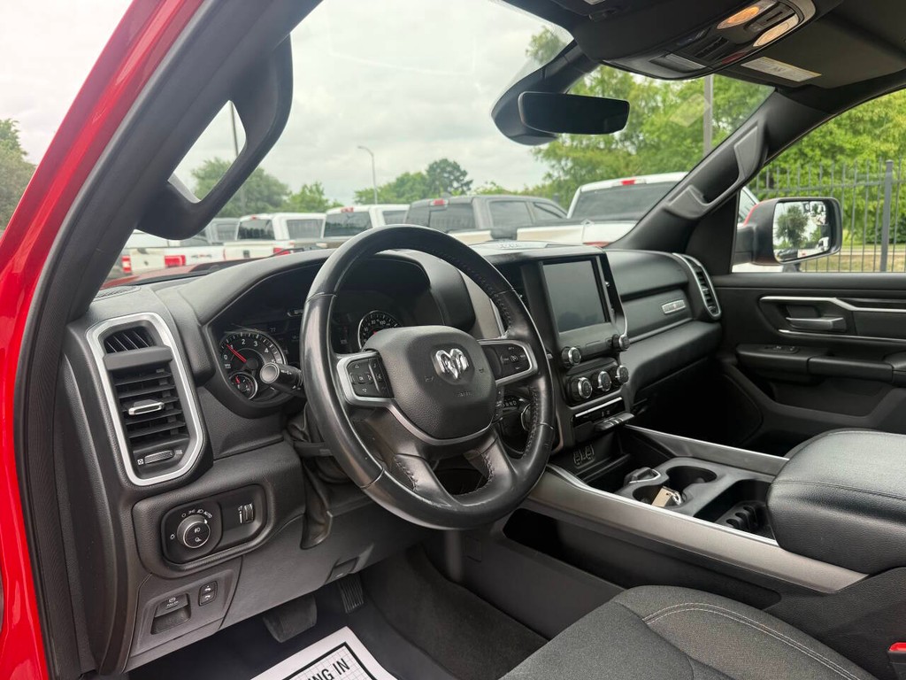 Ram 1500 Vehicle Full-screen Gallery Image 06