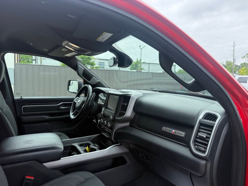Ram 1500 Vehicle Full-screen Gallery Image 09