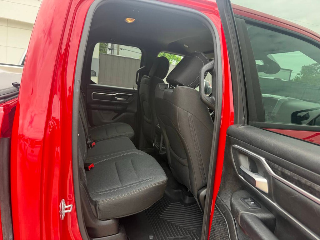Ram 1500 Vehicle Full-screen Gallery Image 15