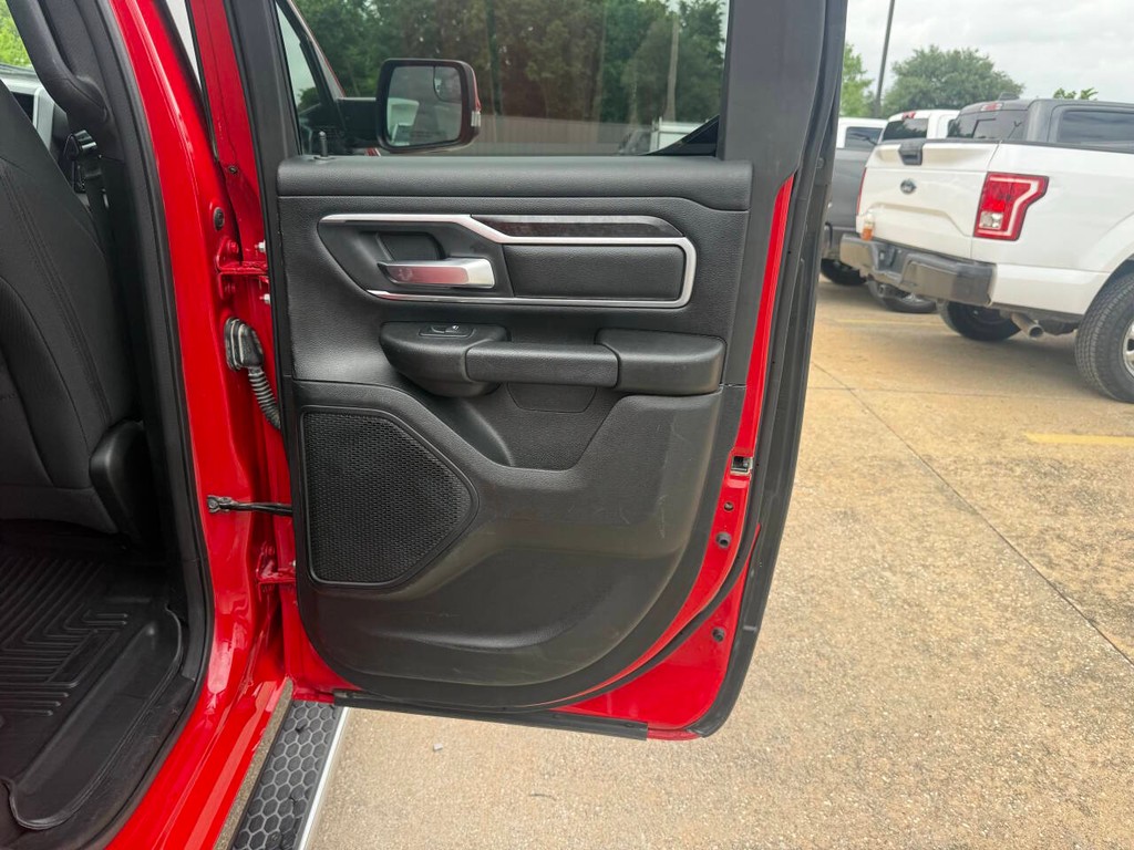 Ram 1500 Vehicle Full-screen Gallery Image 16