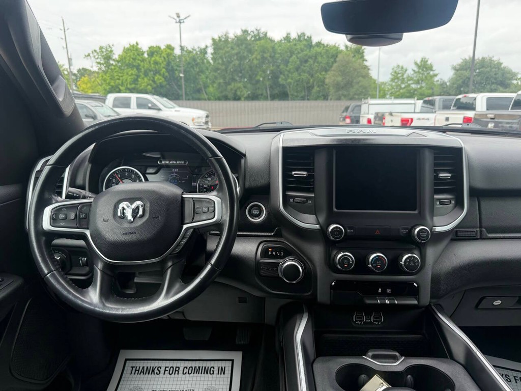Ram 1500 Vehicle Full-screen Gallery Image 21