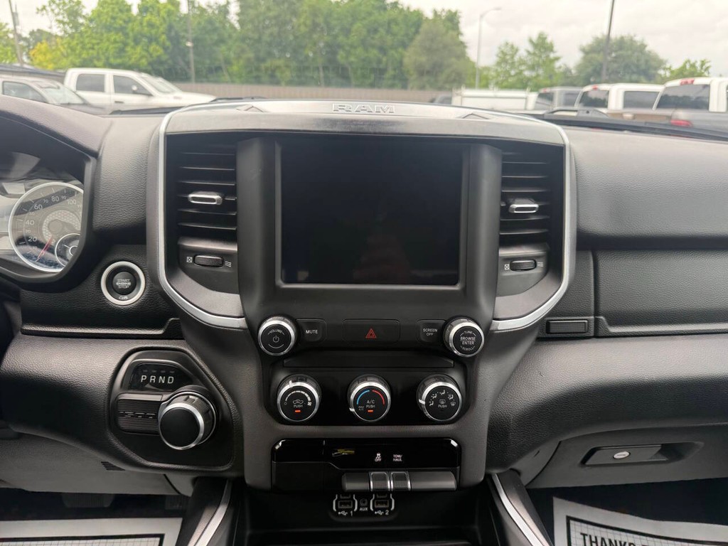 Ram 1500 Vehicle Full-screen Gallery Image 24