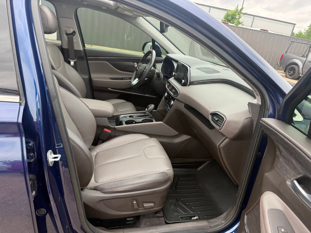 Hyundai Santa Fe Vehicle Full-screen Gallery Image 10