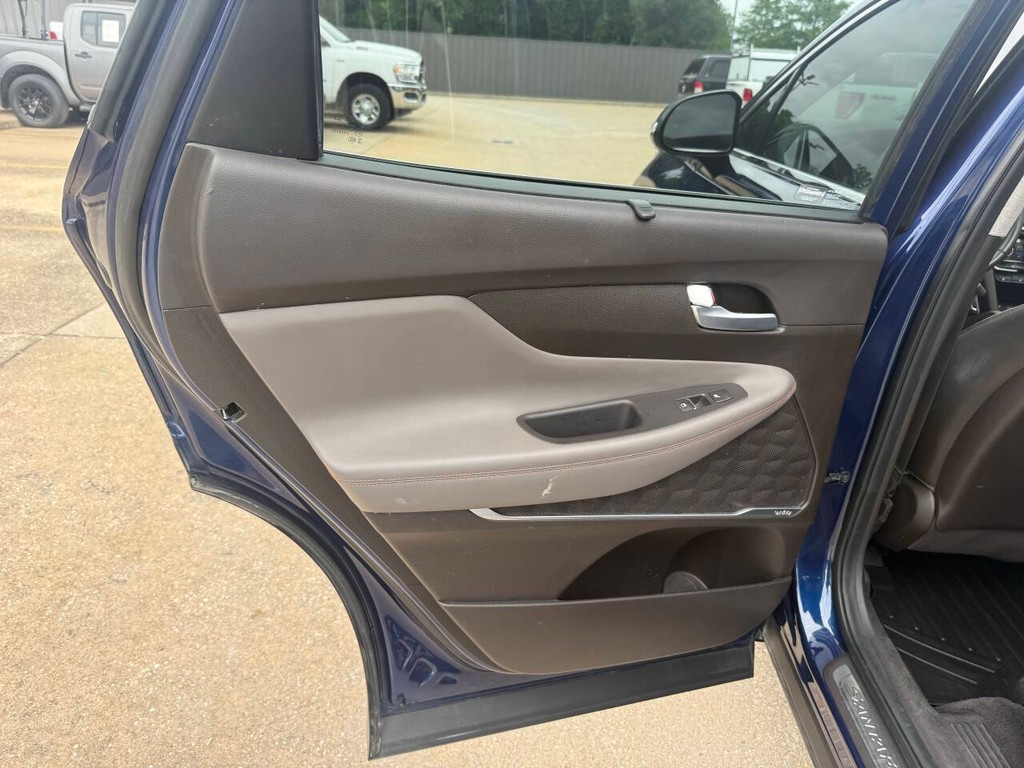 Hyundai Santa Fe Vehicle Full-screen Gallery Image 14