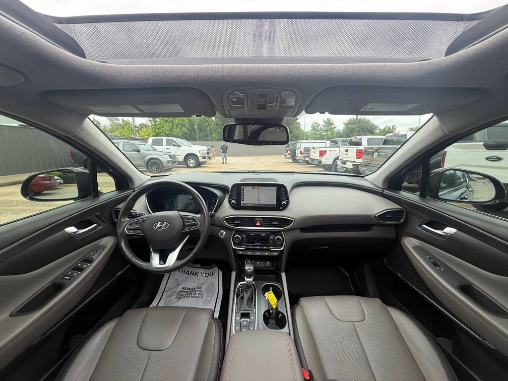 Hyundai Santa Fe Vehicle Full-screen Gallery Image 18