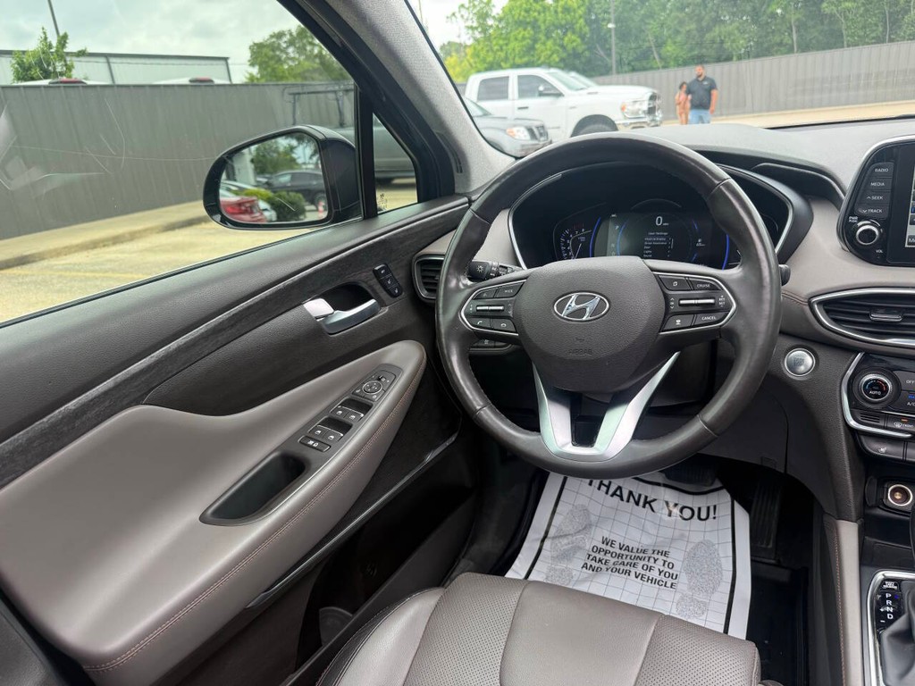 Hyundai Santa Fe Vehicle Full-screen Gallery Image 19