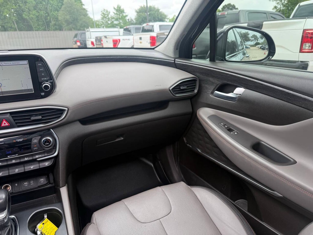 Hyundai Santa Fe Vehicle Full-screen Gallery Image 20
