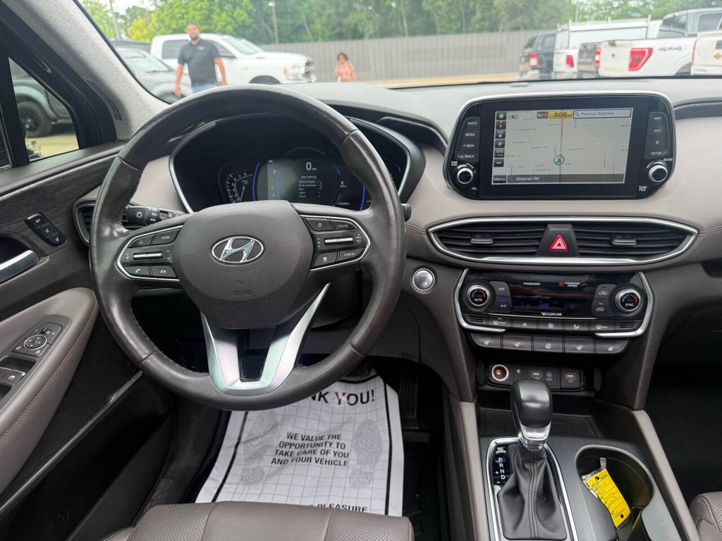 Hyundai Santa Fe Vehicle Full-screen Gallery Image 21