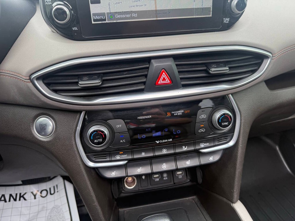 Hyundai Santa Fe Vehicle Full-screen Gallery Image 27