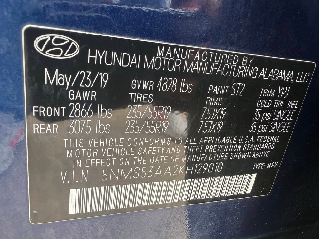 Hyundai Santa Fe Vehicle Full-screen Gallery Image 36