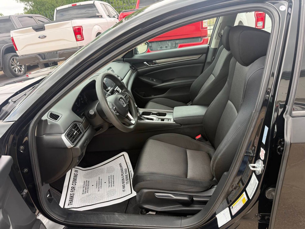 Honda Accord Vehicle Full-screen Gallery Image 07