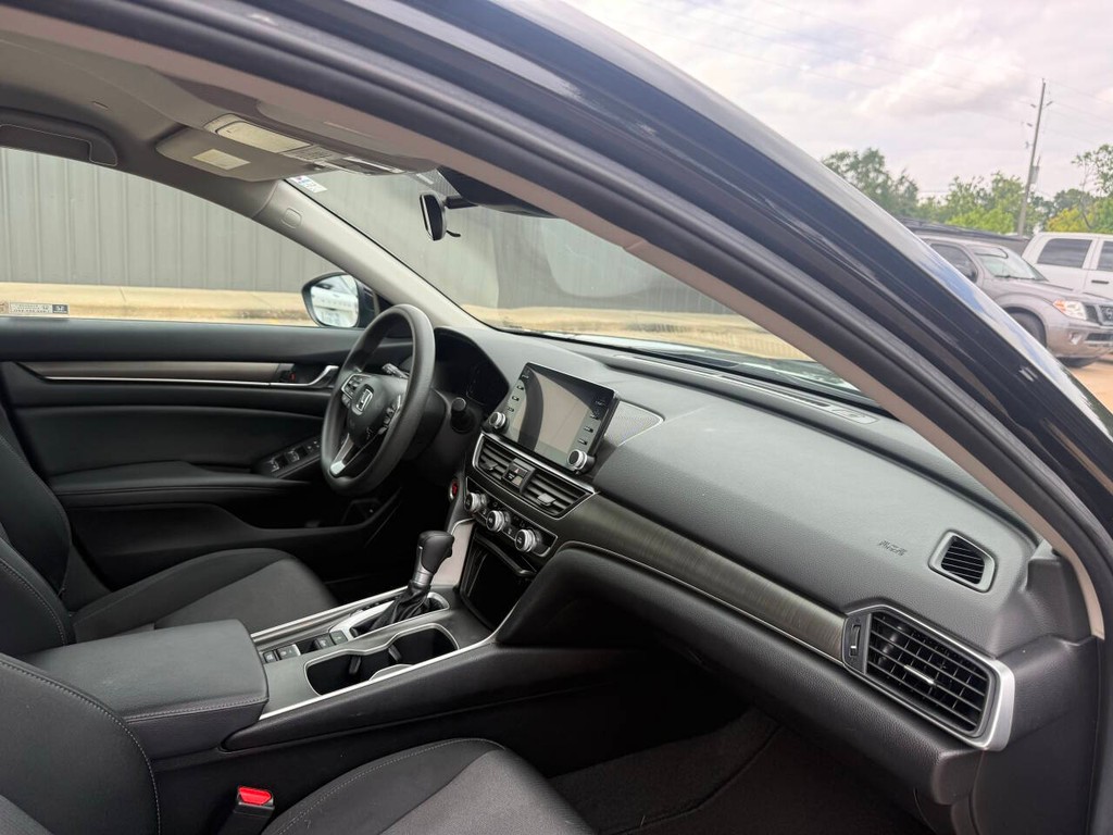 Honda Accord Vehicle Full-screen Gallery Image 09