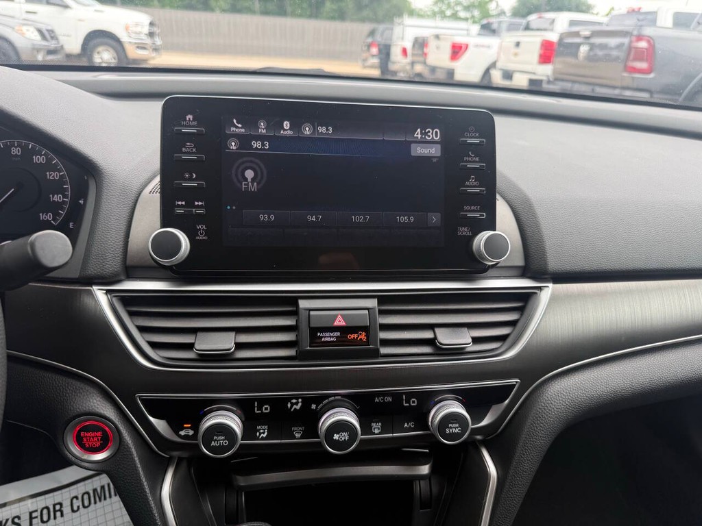 Honda Accord Vehicle Full-screen Gallery Image 24