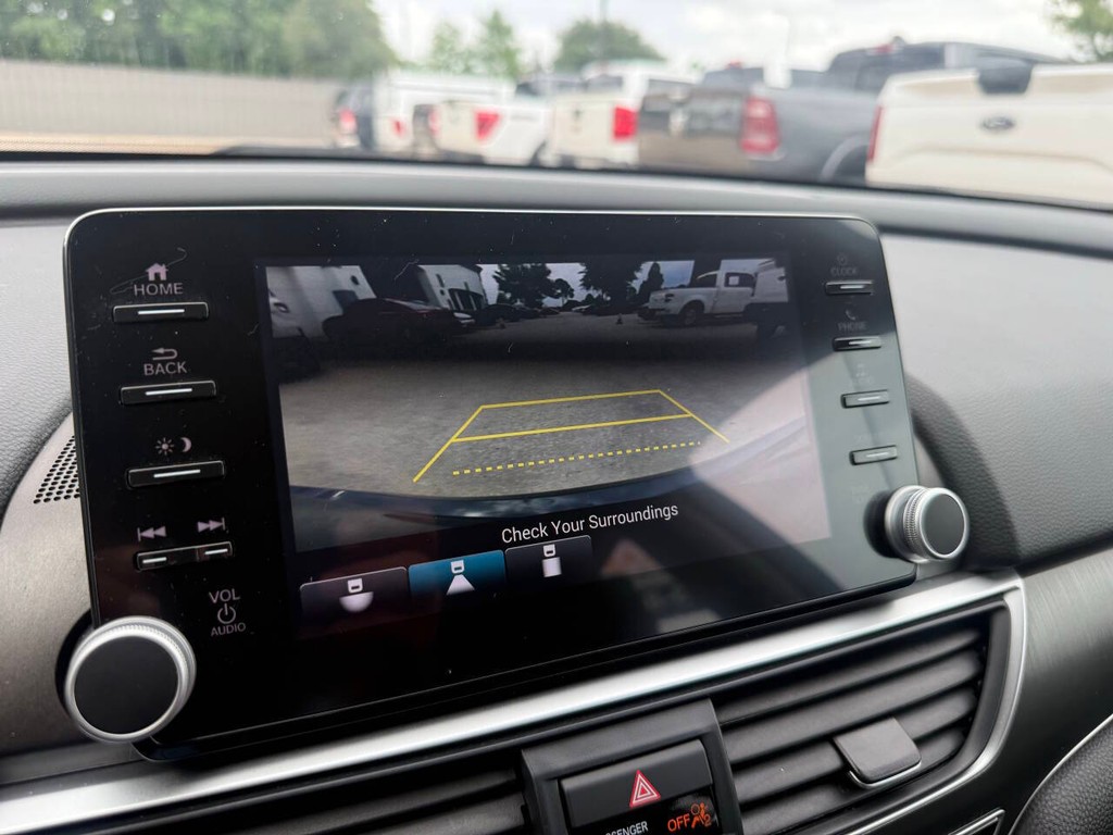 Honda Accord Vehicle Full-screen Gallery Image 25