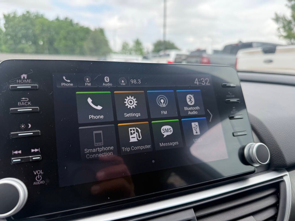 Honda Accord Vehicle Full-screen Gallery Image 26