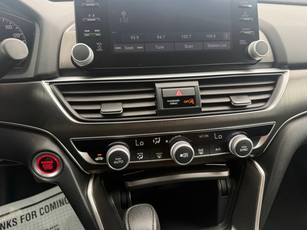 Honda Accord Vehicle Full-screen Gallery Image 28