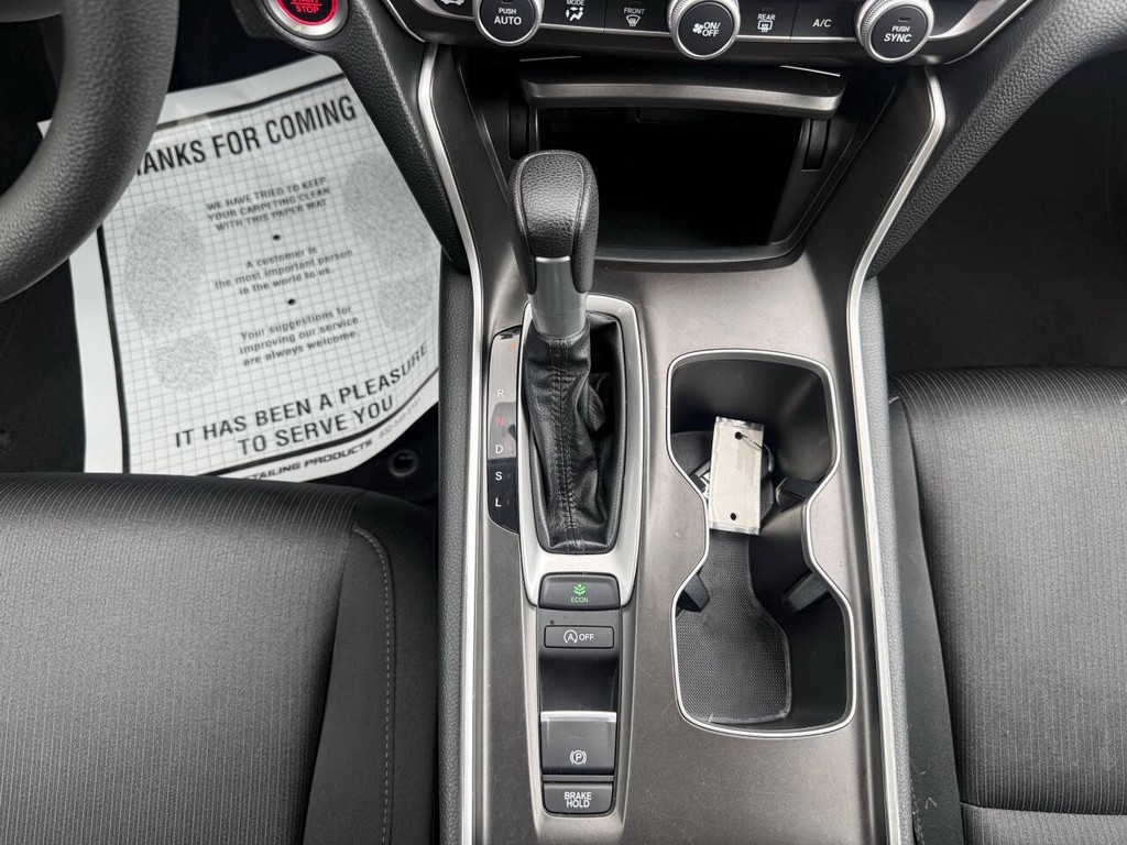 Honda Accord Vehicle Full-screen Gallery Image 29