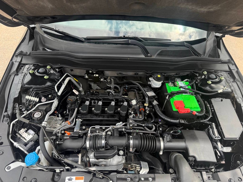 Honda Accord Vehicle Full-screen Gallery Image 34