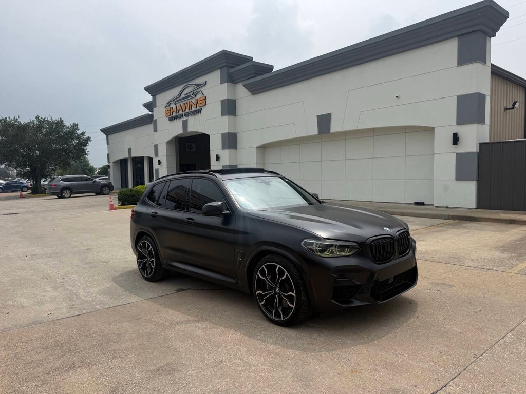 BMW X3 M Vehicle Full-screen Gallery Image 02