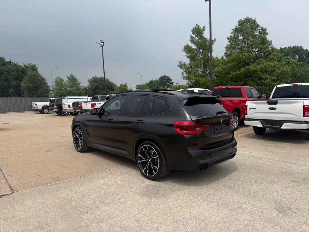 BMW X3 M Vehicle Full-screen Gallery Image 04
