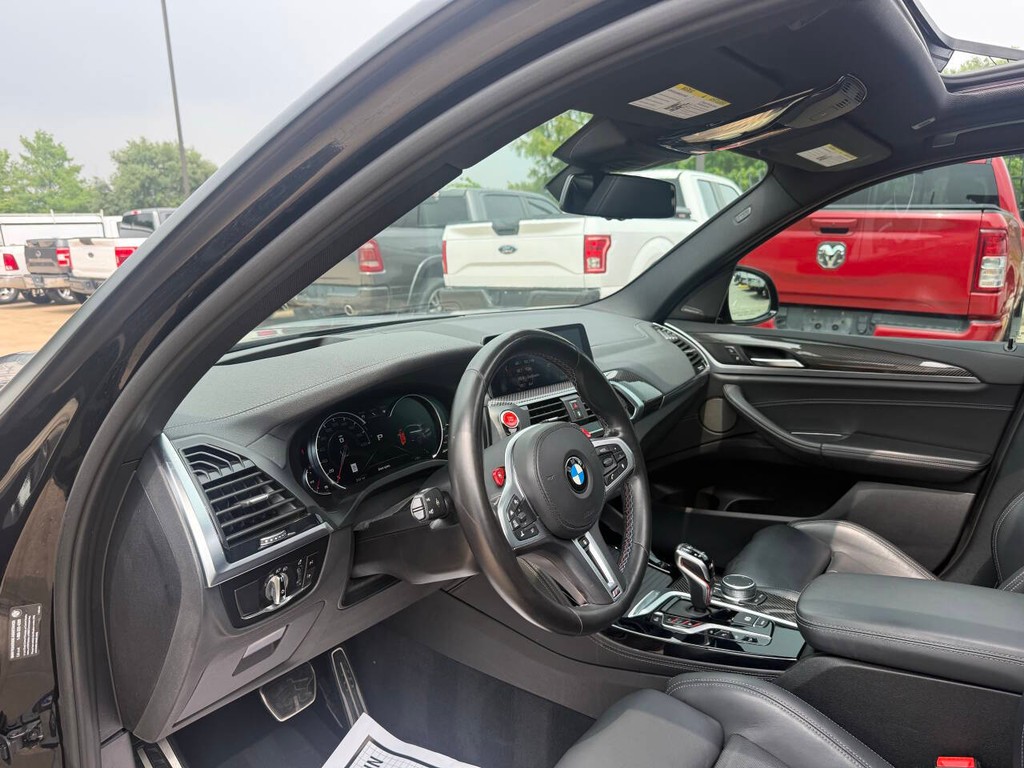 BMW X3 M Vehicle Full-screen Gallery Image 06