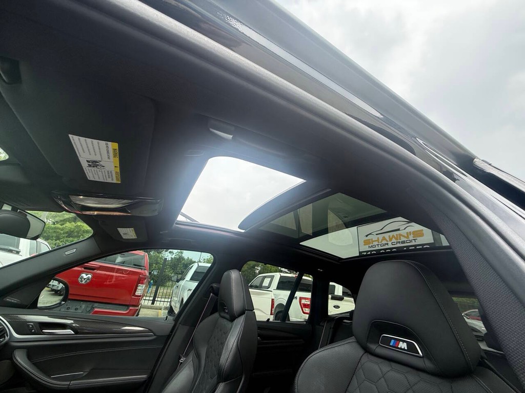 BMW X3 M Vehicle Full-screen Gallery Image 30