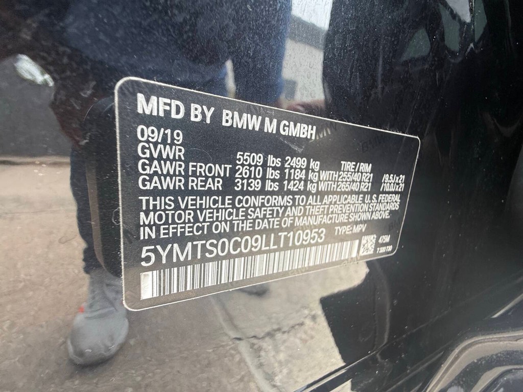 BMW X3 M Vehicle Full-screen Gallery Image 34