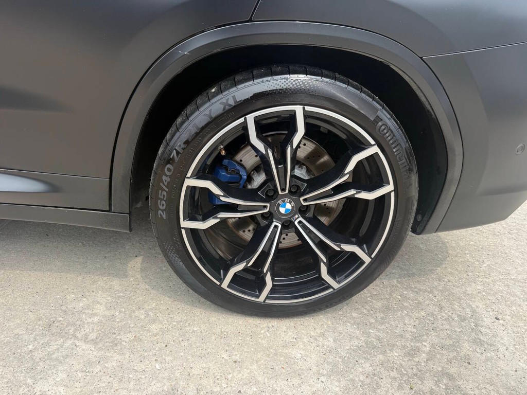 BMW X3 M Vehicle Full-screen Gallery Image 36