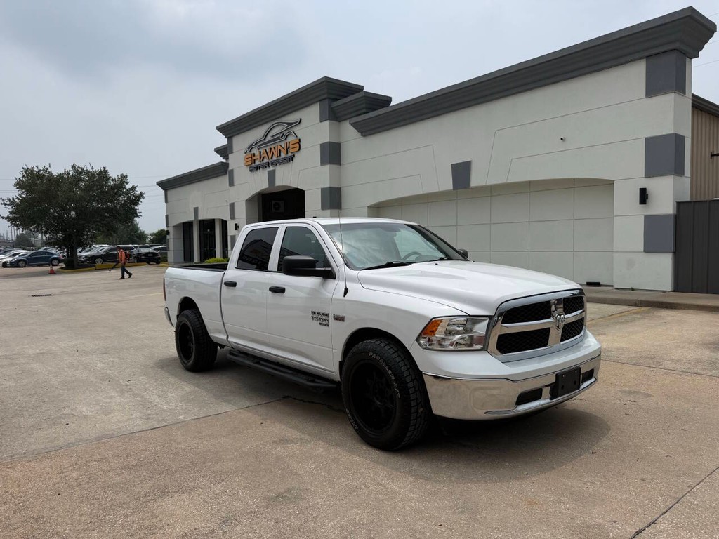 Ram 1500 Classic Vehicle Full-screen Gallery Image 02