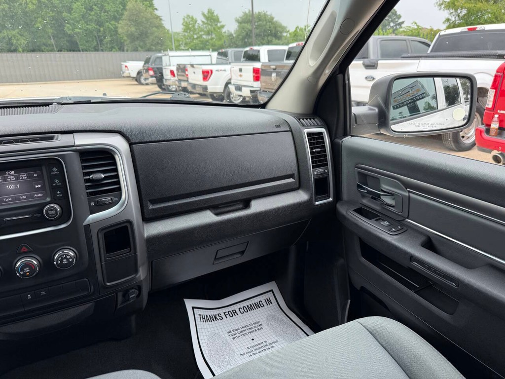 Ram 1500 Classic Vehicle Full-screen Gallery Image 20