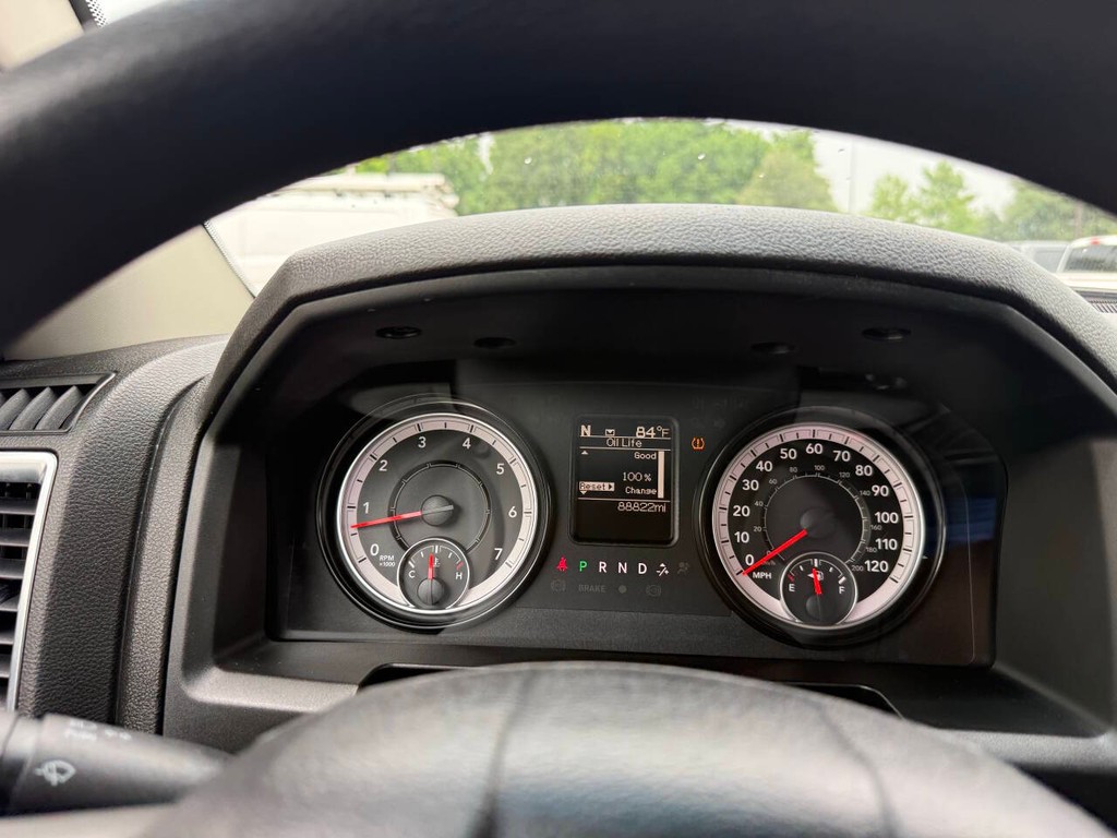 Ram 1500 Classic Vehicle Full-screen Gallery Image 30