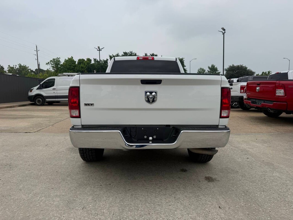 Ram 1500 Classic Vehicle Full-screen Gallery Image 37