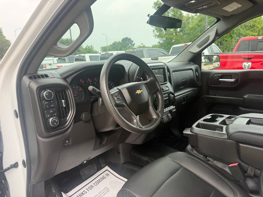 Chevrolet Silverado 1500 Vehicle Full-screen Gallery Image 06
