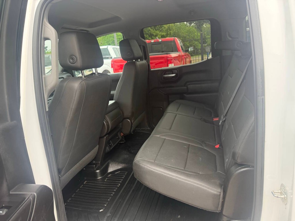 Chevrolet Silverado 1500 Vehicle Full-screen Gallery Image 13