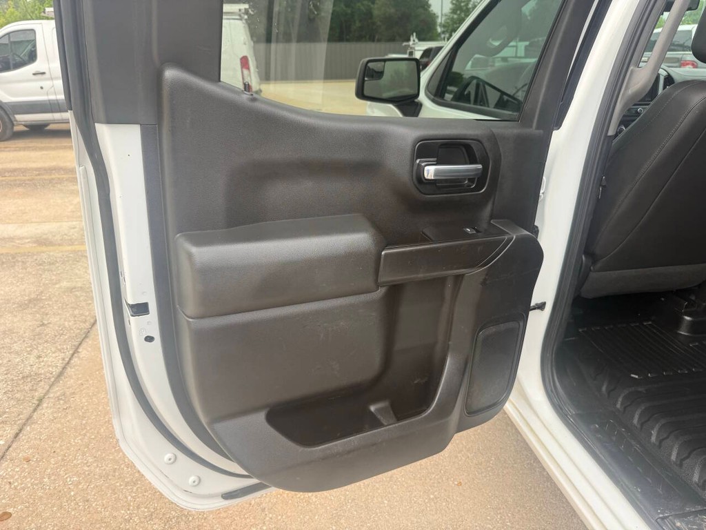 Chevrolet Silverado 1500 Vehicle Full-screen Gallery Image 14
