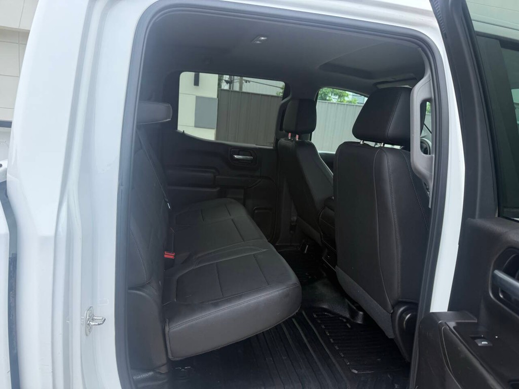 Chevrolet Silverado 1500 Vehicle Full-screen Gallery Image 15