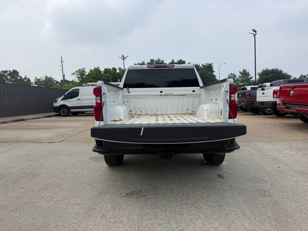 Chevrolet Silverado 1500 Vehicle Full-screen Gallery Image 36