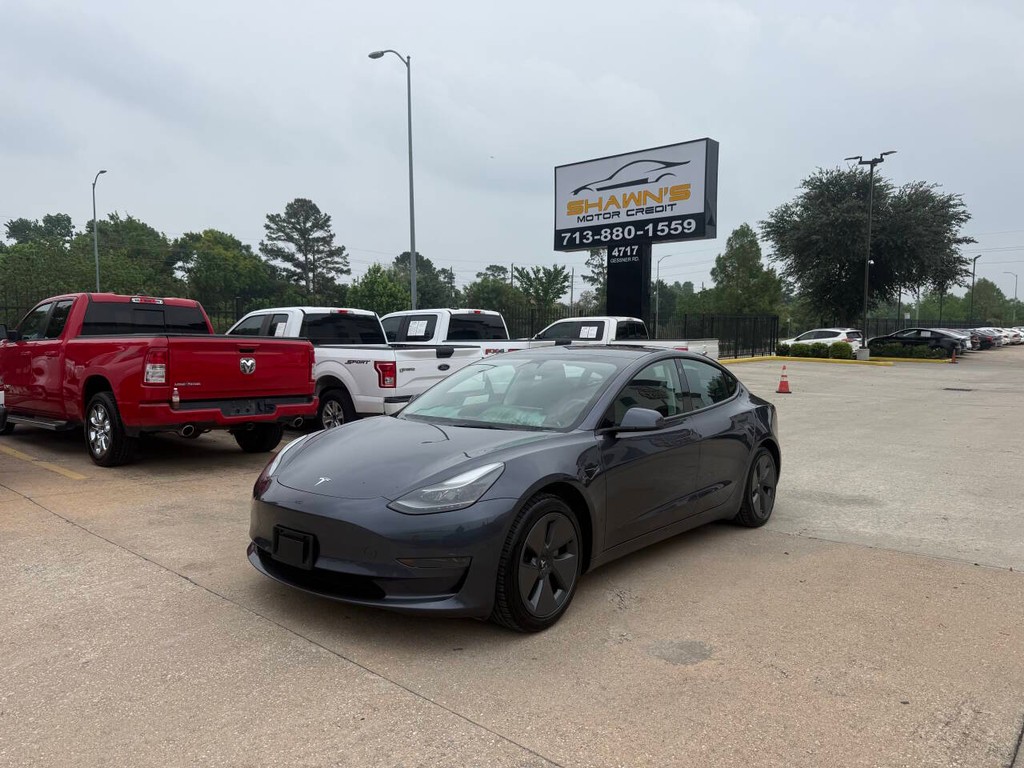 Tesla Model 3 Vehicle Full-screen Gallery Image 03