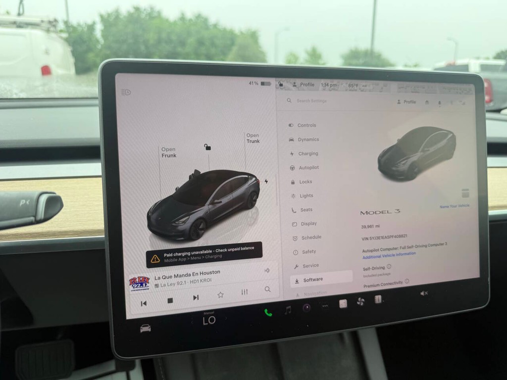 Tesla Model 3 Vehicle Full-screen Gallery Image 26