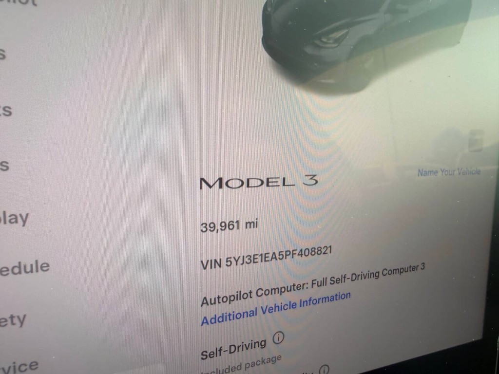 Tesla Model 3 Vehicle Full-screen Gallery Image 30