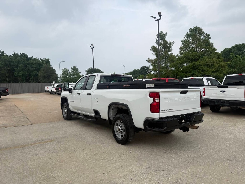Chevrolet Silverado 2500HD Vehicle Full-screen Gallery Image 04