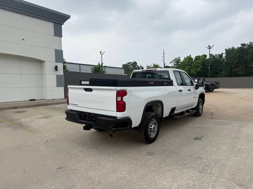 Chevrolet Silverado 2500HD Vehicle Full-screen Gallery Image 05