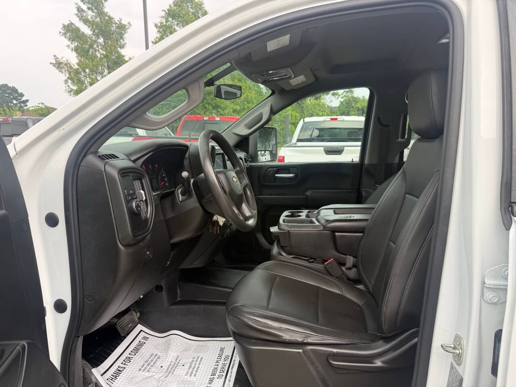 Chevrolet Silverado 2500HD Vehicle Full-screen Gallery Image 07