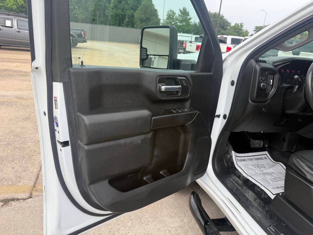 Chevrolet Silverado 2500HD Vehicle Full-screen Gallery Image 08